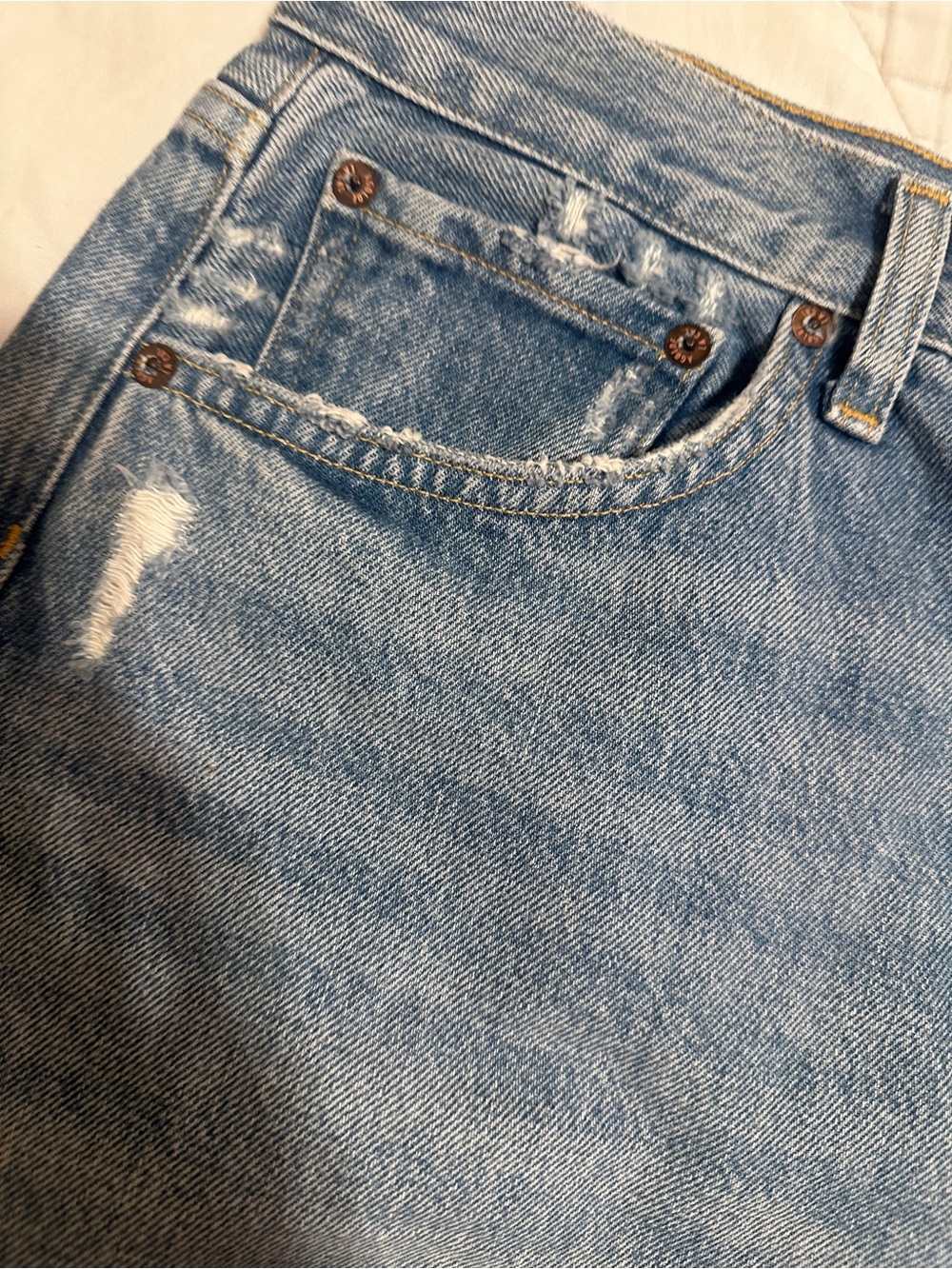 Agolde Light Wash High-Rise Frayed Denim Shorts - Picture 4 of 5